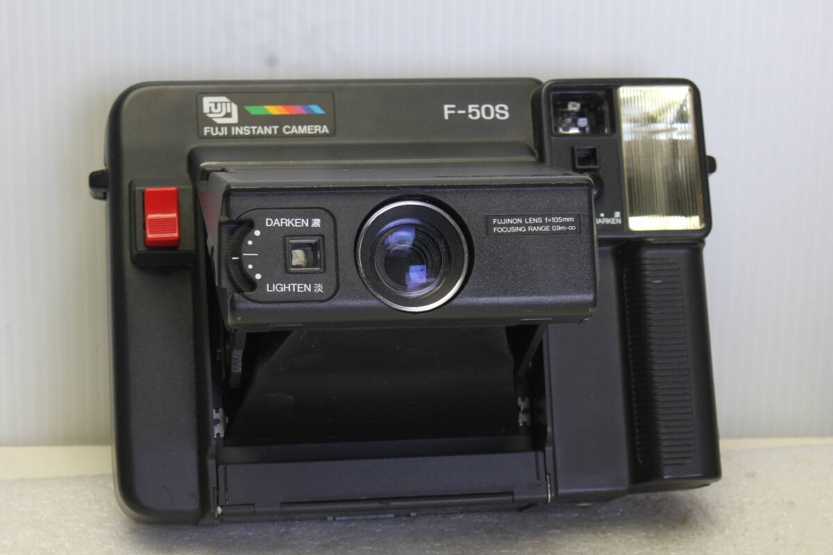 送料無料。作動OK。富士フィルム FUJIFILM インスタントカメラ F50S 管理B31-250910r拍卖