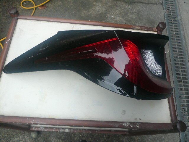 トヨタヤリス(A1#・H1#・P210系) 左テールランプユニット 中古品拍卖