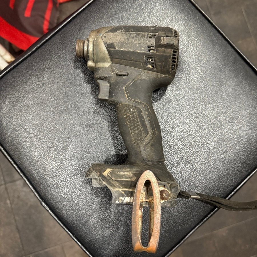 おすすめ 動作正常★HiKOKI WH18DC 18V 充電式 インパクトドライバー 最大締付トルク180N 本体のみ 送料600円!拍卖