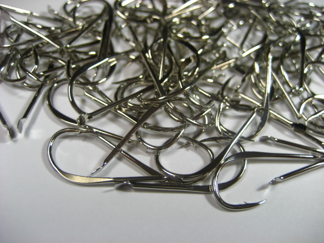 工場直イサキ 11号 白 ハーフ130本入り 即決拍卖