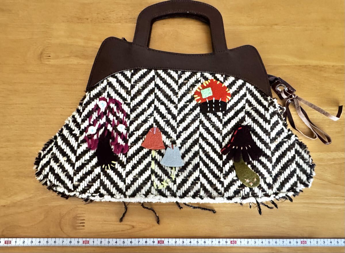 Barbara Rihl バーバラリール ハンドメイド風 ニット きのこアップリケ装飾 ハンドバッグ 秋冬 レディース 中古品拍卖