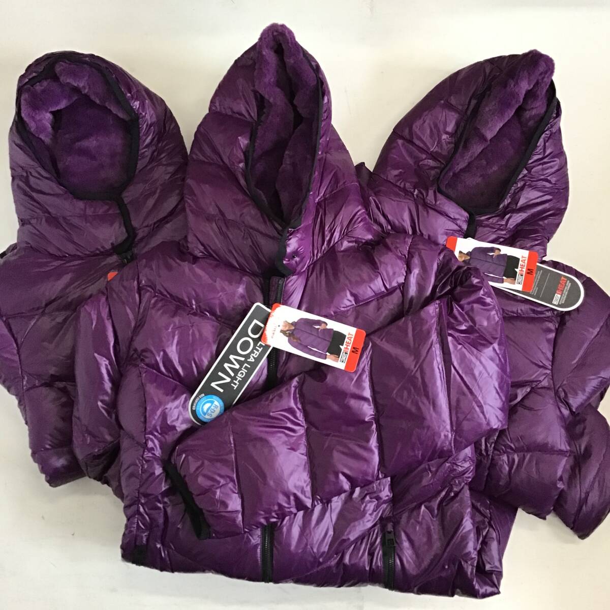 《 H 550 》★新品未使用★32D DOWN ジャケット 3枚まとめレディース コストコ仕入れ 定価5778円 お買い得 アウター Mサイズ 紫 タグ付き拍卖