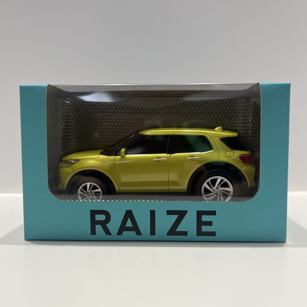 非売品 TOYOTA ディーラー特注 RAIZE トヨタ ライズ マスタードイエローマイカメタリック カラーサンプル プルバックカー ミニカー拍卖