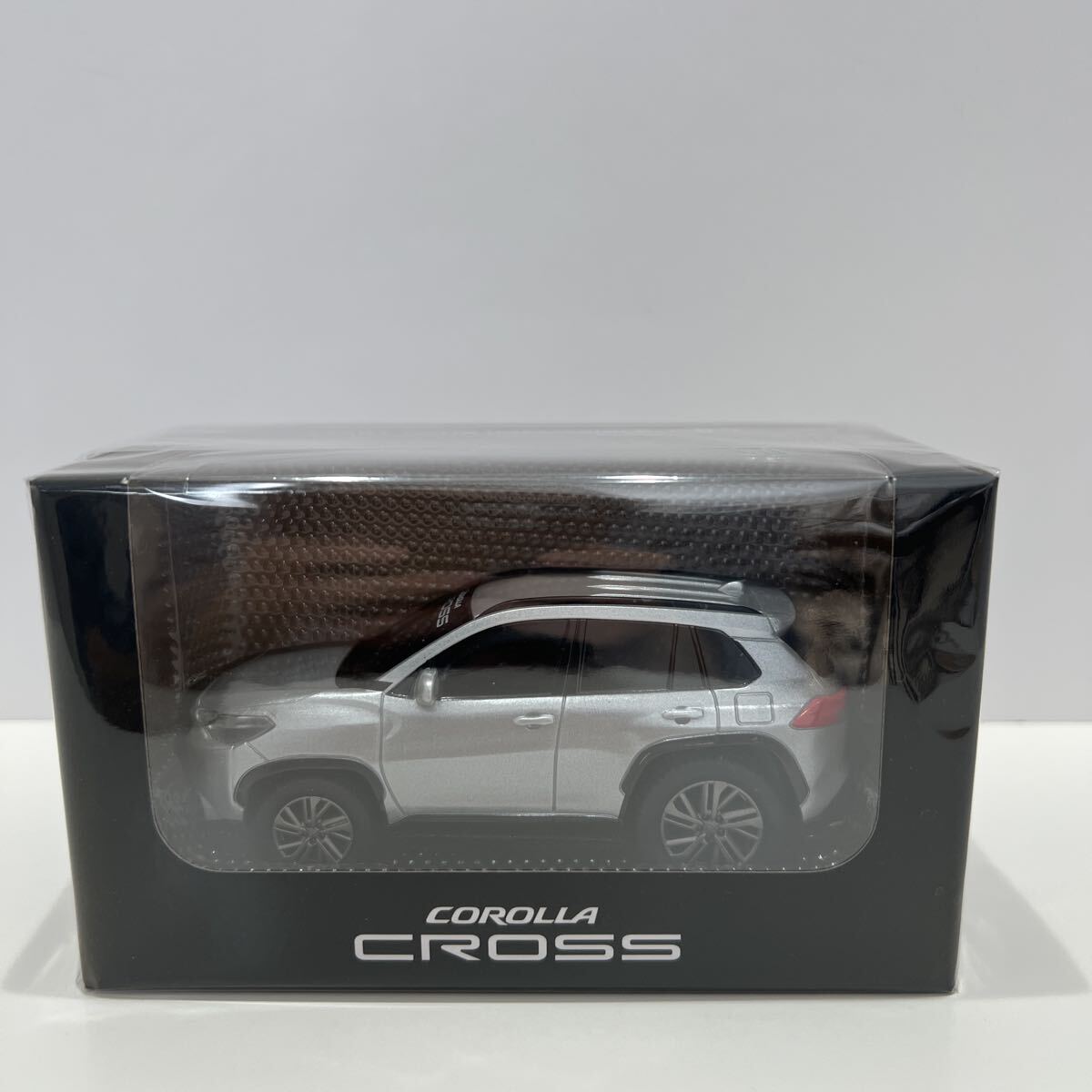 非売品 TOYOTA ディーラー特注 トヨタ カローラクロス COROLLA CROSS カラーサンプル シルバーメタリック プルバック ミニカー拍卖