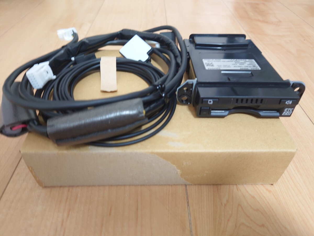 【美品】トヨタ純正ビルトインETC2.0 DENSO【送料無料】 ナビ連動型拍卖