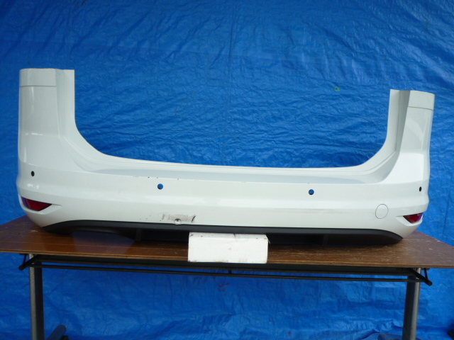 BJ536 VW トゥーラン リアバンパー 白 5TA807421AB拍卖