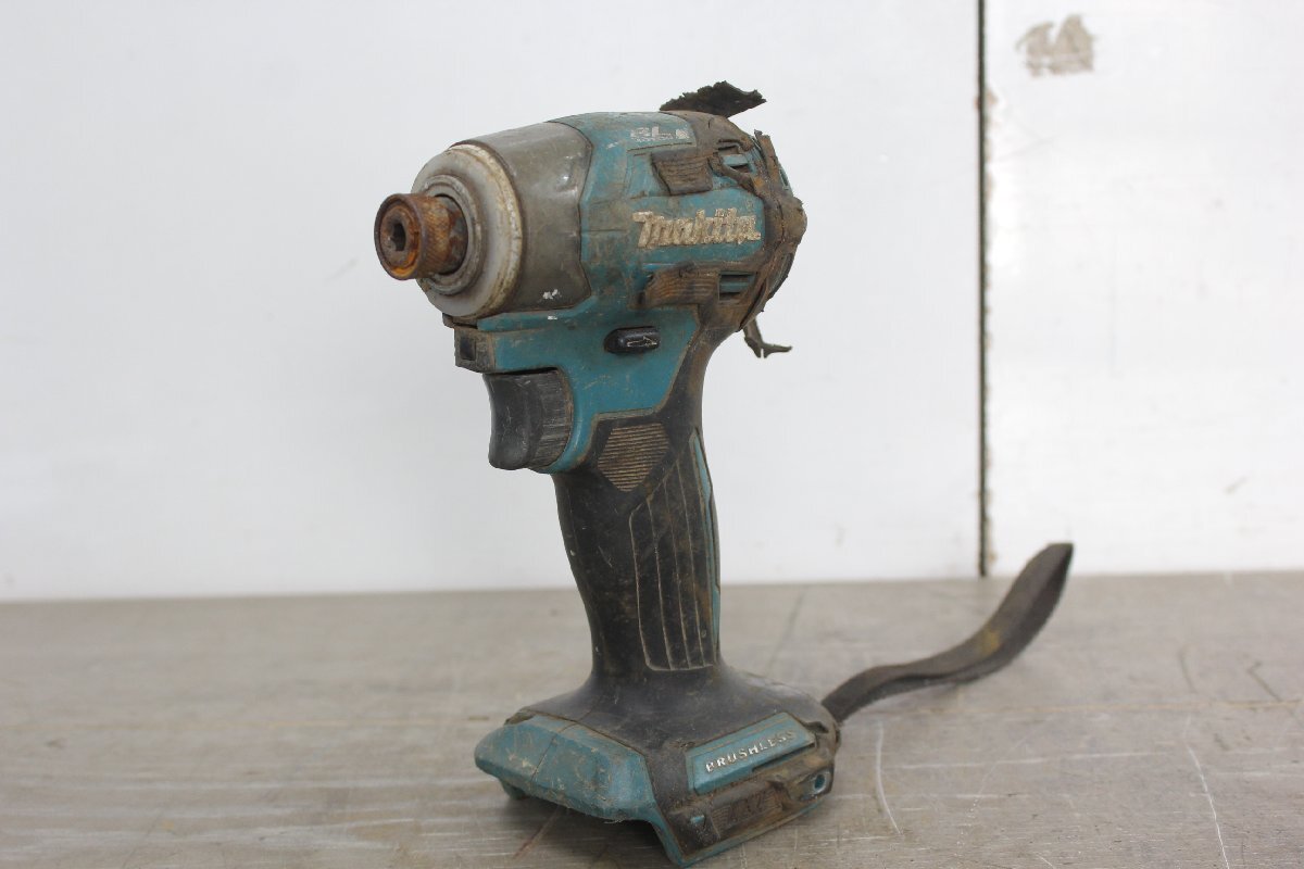 ☆【1F0930-7】 makita マキタ 充電式インパクトドライバ TD173D 18V ジャンク拍卖