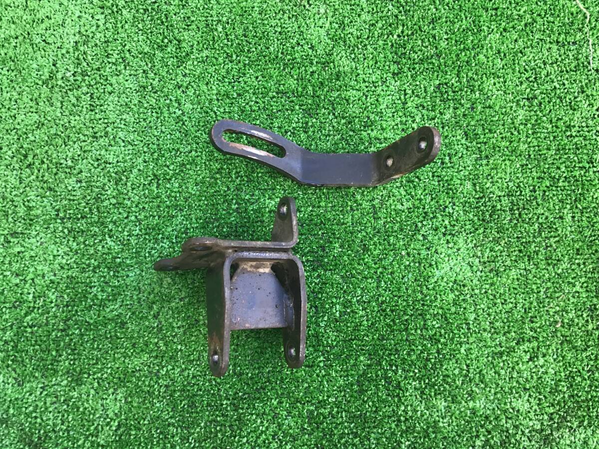 送料¥600 EA11R カプチーノ 5MT F6A (G6) エアコンコンプレッサー ステー 拍卖