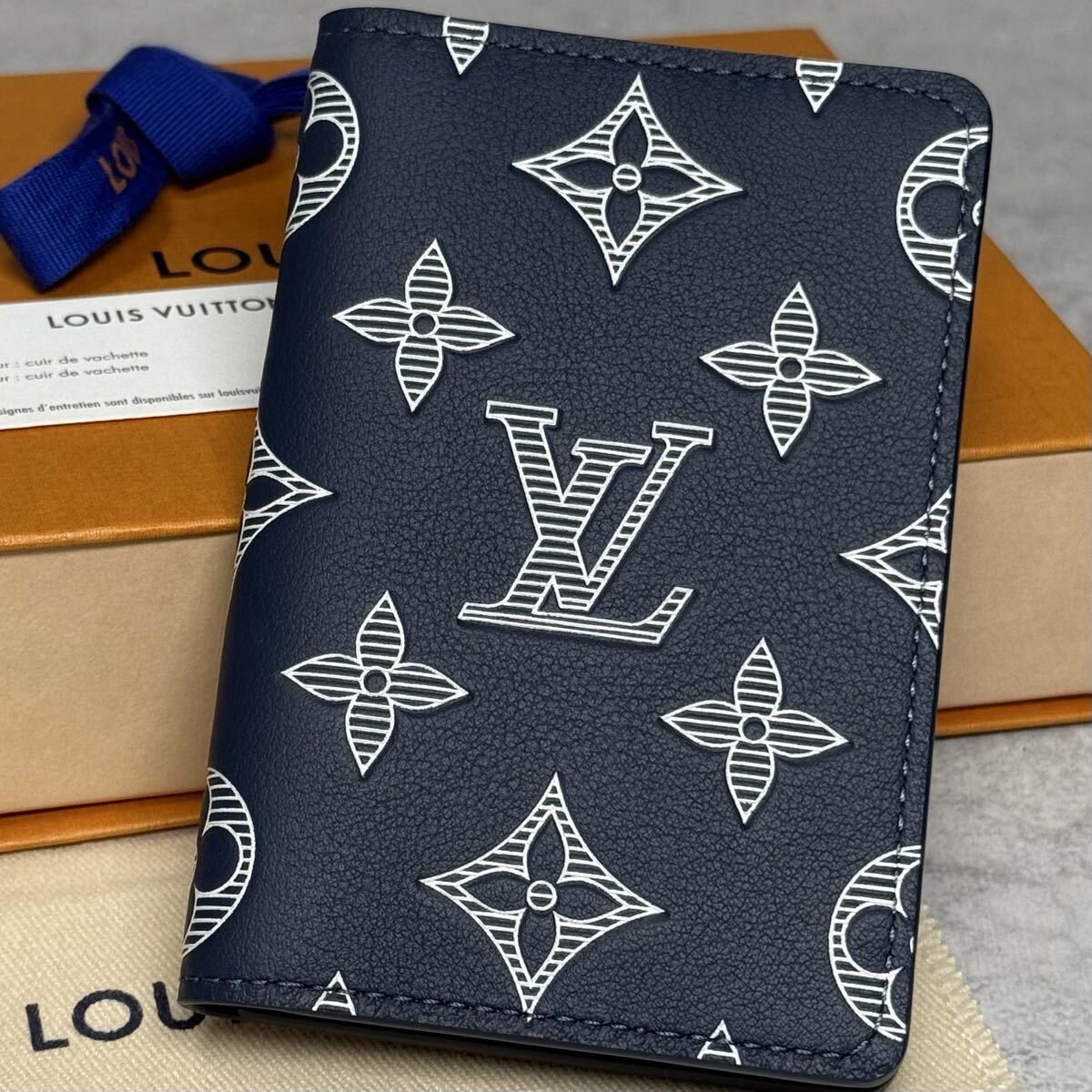 【新品未使用/新作/RFID】 ルイヴィトン モノグラム・シャドウ オーガナイザー・ドゥポッシュ カードケース 名刺入れ 財布 ICチップ M83378拍卖