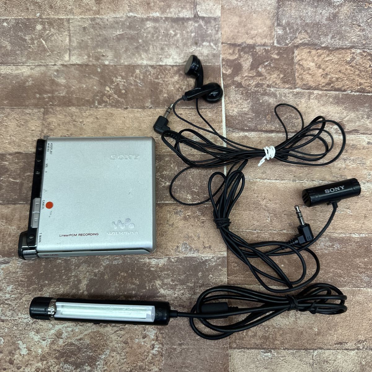 希少 SONY Hi-MDウォークマン MZ-RH1 WALKMAN 拍卖