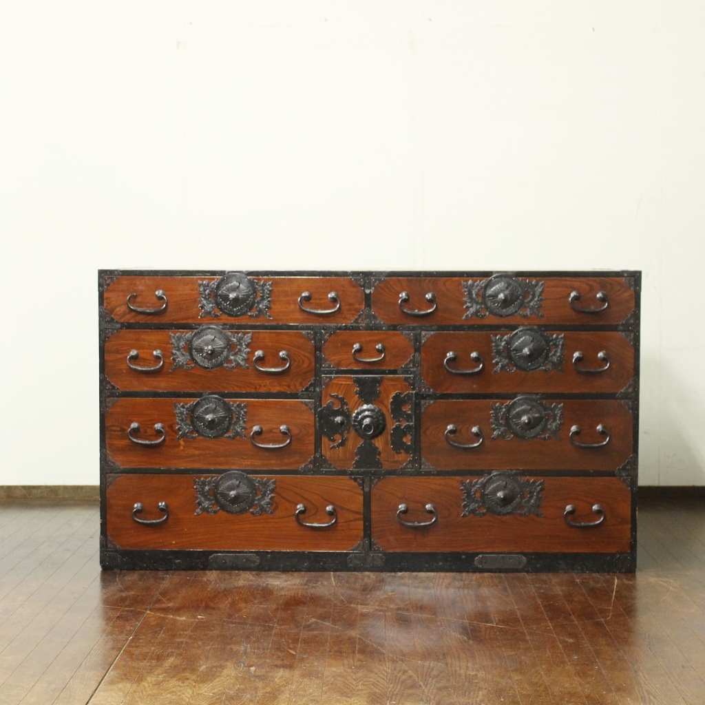 新入荷!古い前欅の一間仙台箪笥 引出収納 時代箪笥/和家具/古民家/無垢材/カウンター/店舗什器/居酒屋/和タンス/古家具拍卖