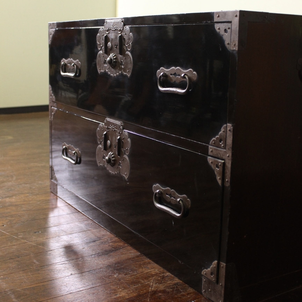 新入荷!アンティーク!兜金具!艶有!庄内箪笥!古家具/古民家/時代箪笥/和家具/古道具/古民具/ローボード/収納/レトロ/チェスト拍卖