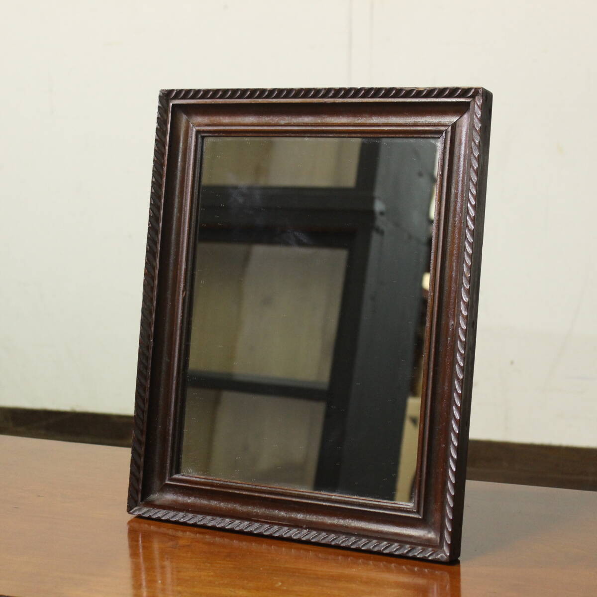 新入荷!レトロ・アンティーク 経年の雰囲気が素敵な古い無垢材木枠の鏡ミラー 額縁/古民家木味古材フレームビンテージ雑貨古道具オブジェ拍卖