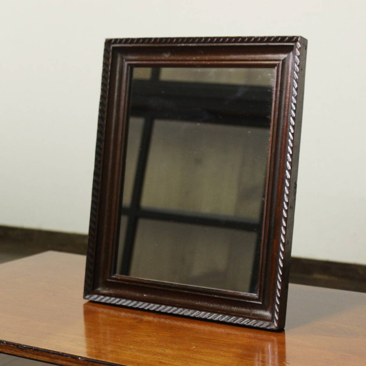 新入荷!アンティーク・レトロ 経年の雰囲気が素敵な古い無垢材木枠の鏡 ミラー額縁古民家木味古材フレームビンテージ雑貨古道具オブジェ拍卖