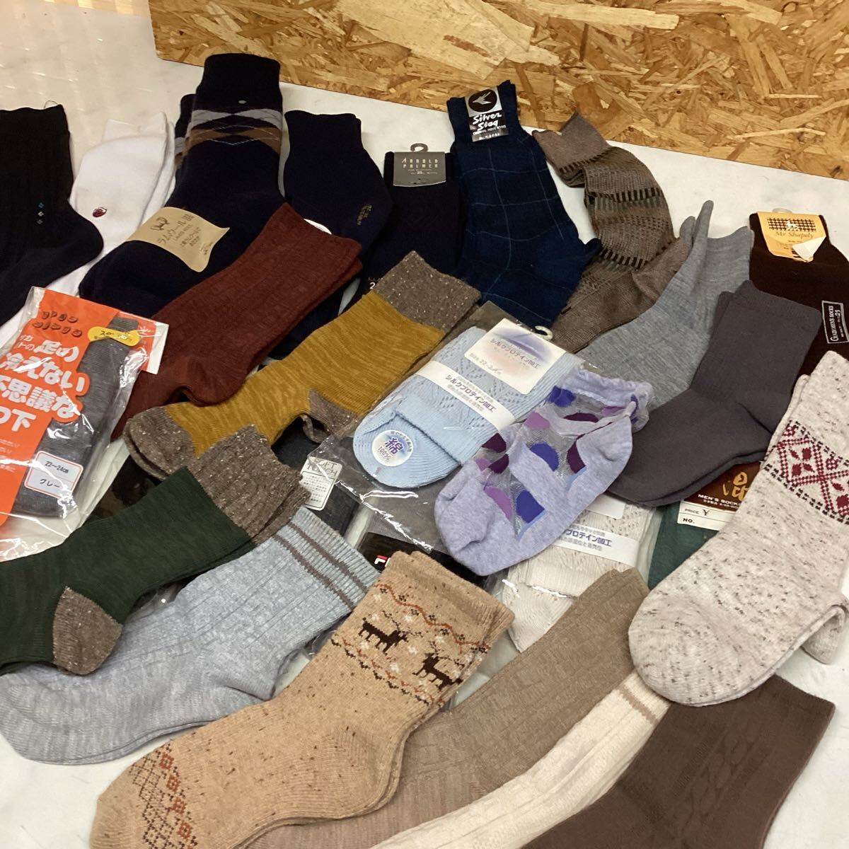 多色デザインのカジュアルソックス メンズ レディース 靴下 まとめ売り (M79拍卖