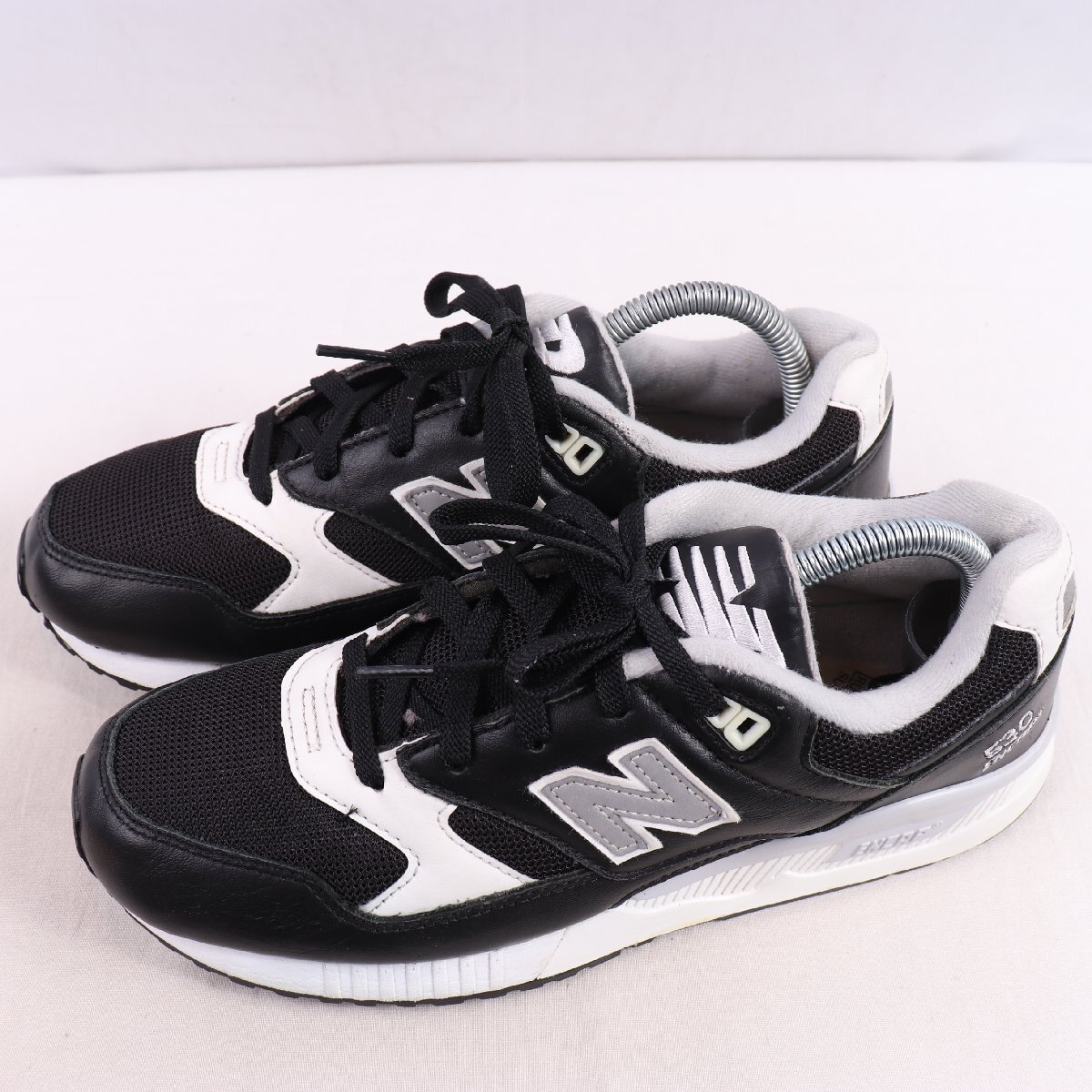 530 ニューバランス 26.0cm/new balance 黒 ブラック 白 ホワイト 銀 シルバー 中古 古着 メンズ スニーカー yy7020拍卖