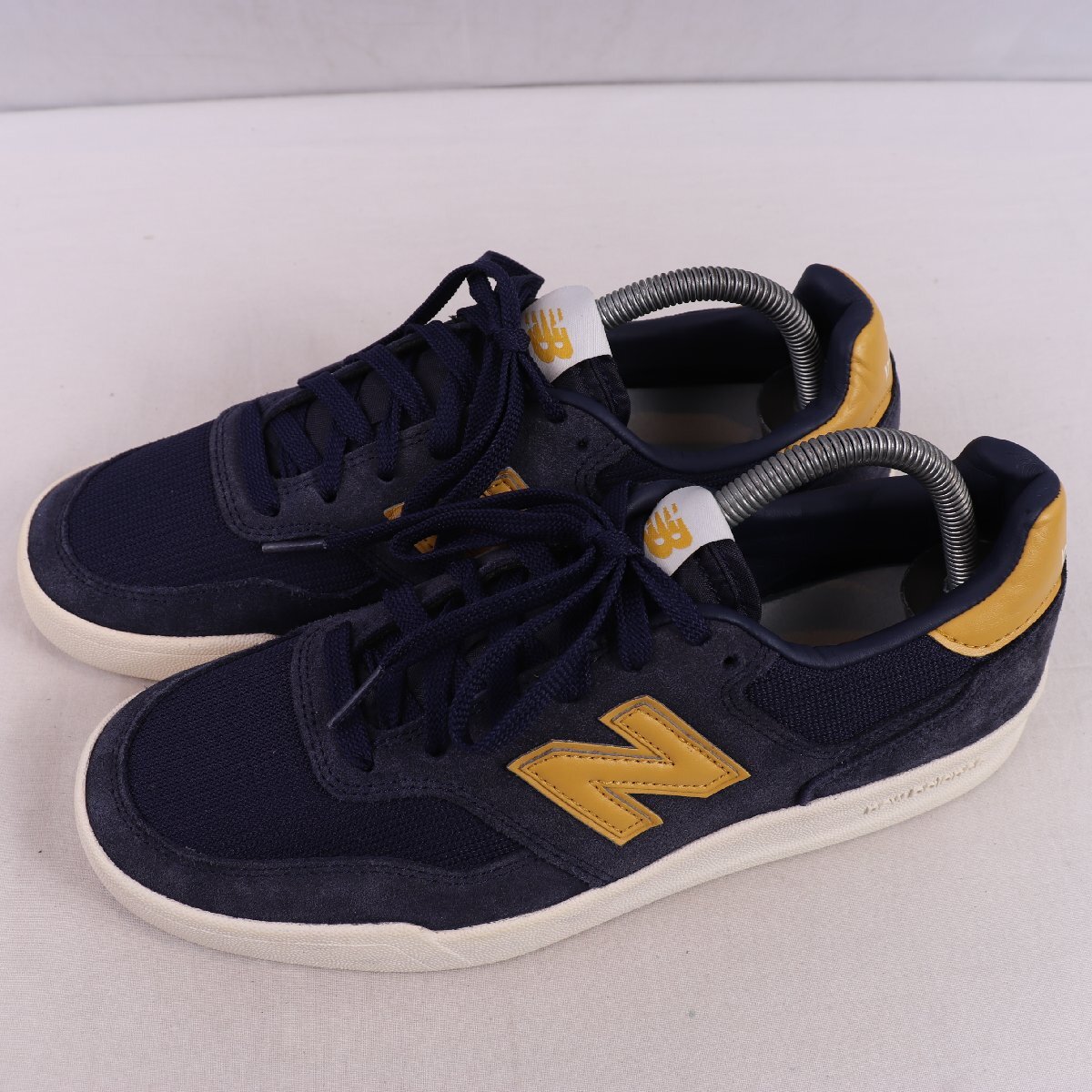 300 ニューバランス 25.5cm/new balance 紺 ネイビー 黄色 イエロー 中古 古着 メンズ スニーカー yy7114拍卖