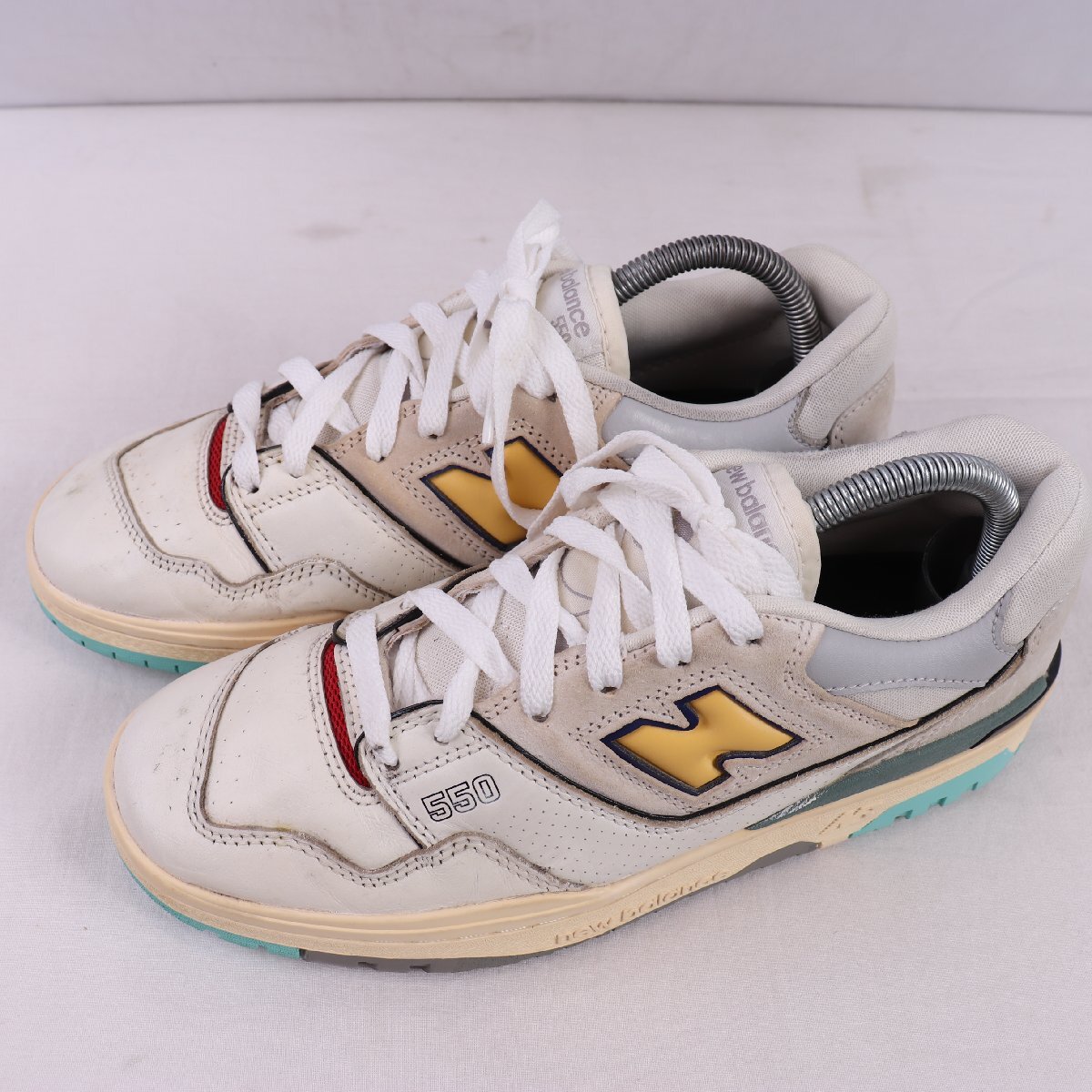 550 ニューバランス 26.0cm/new balance BB550SSC オフホワイト レモン 灰 グレー 中古 古着 メンズ スニーカー yy7179拍卖