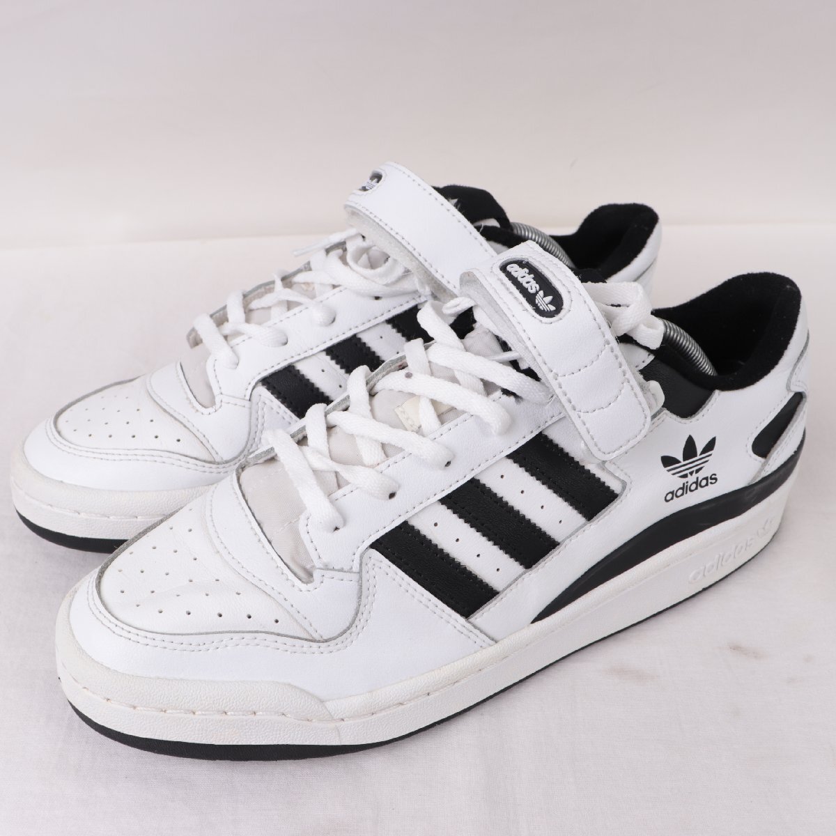 FORUM LOW 28.0cm/adidas フォーラム ロウ アディダス スニーカー 白 ホワイト 黒 中古 古着 メンズ ad6857拍卖