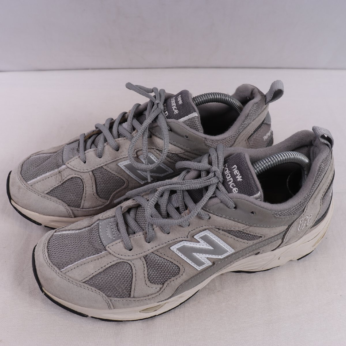 878 ニューバランス 26.0cm/new balance 灰 グレー 銀 シルバー 中古 古着 メンズ スニーカー yy7231拍卖