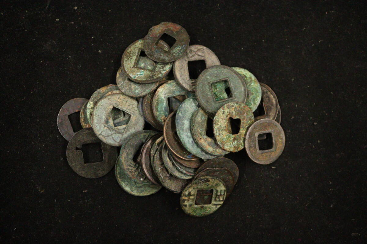 中国穴銭 古文銭  115g 銅銭 穴銭 まとめて おまとめ 古銭拍卖