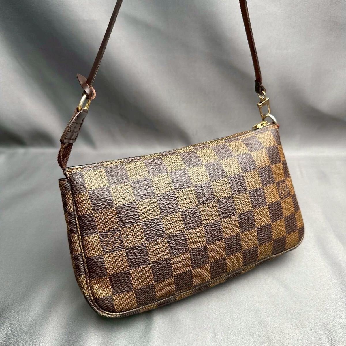 A324 LOUIS VUITTON ルイヴィトン ダミエ エベヌ アクセソワール N41206 ポーチ ショルダー シリアル CA0017拍卖