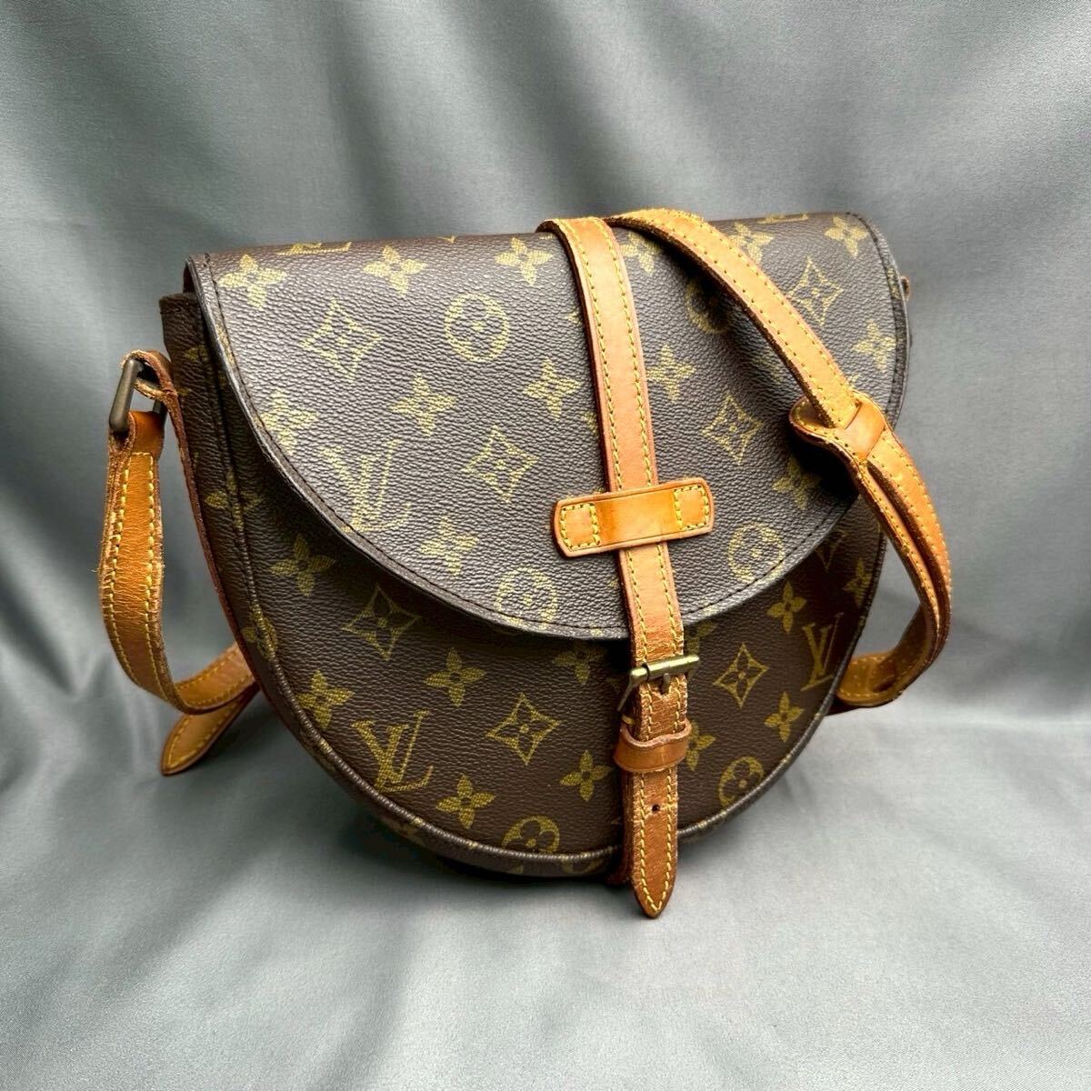 E216 定価15万 LOUIS VUITTON ルイヴィトン モノグラム ショルダーバッグ シャンティMM M51232 シリアル VI0960拍卖