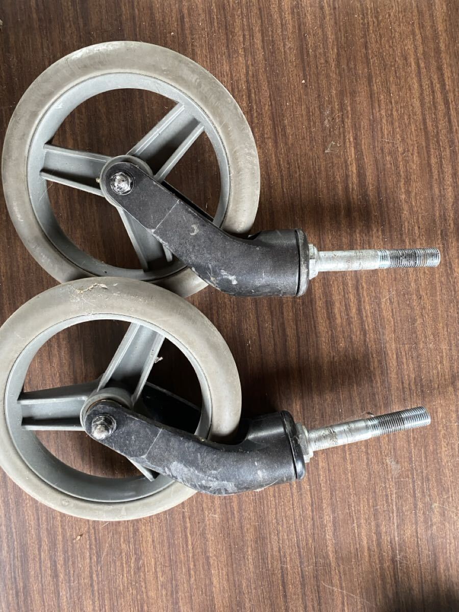 【送料無料】車椅子 タイヤ キャスター 2個セット拍卖