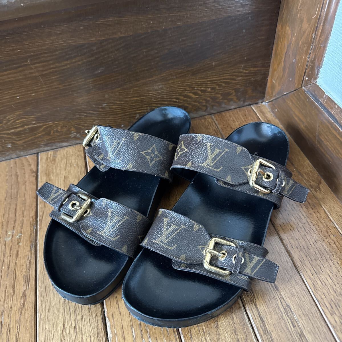 ルイヴィトン サンダル モノグラム拍卖