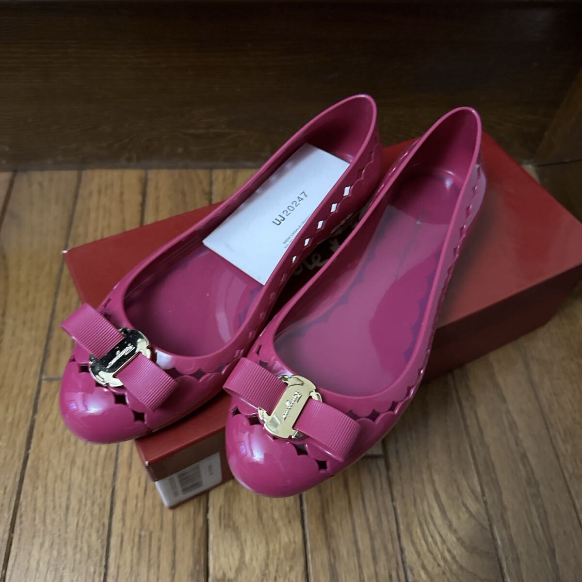 フェラガモ ラバーサンダル フラットシューズ拍卖