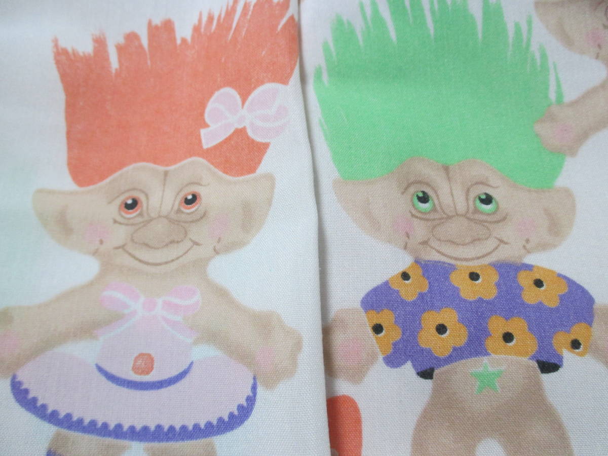 トロール☆ ヴィンテージシーツ ☆シーツ☆生地☆トレジャートロールズ☆ケアベア☆シーツリメイク☆はぎれ☆アイロンワッペン☆おしゃれ拍卖