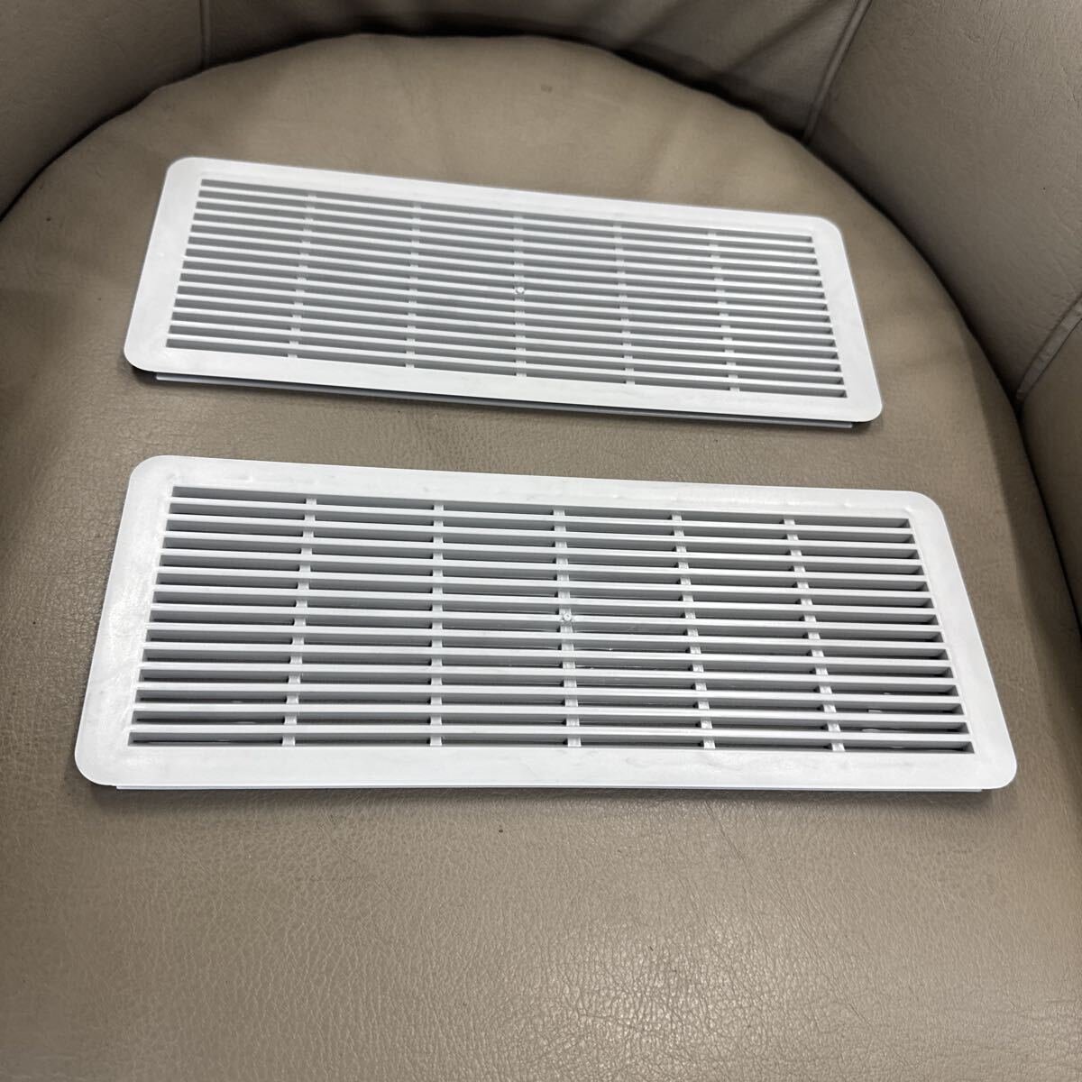 ベンツ W140 Sクラス サンルーフトリム部 ベントダクト 検索 Benz AMG ブラバス ロリンザー 内装部品 ムーンルーフ S600 S73 MAE 新品 1個拍卖