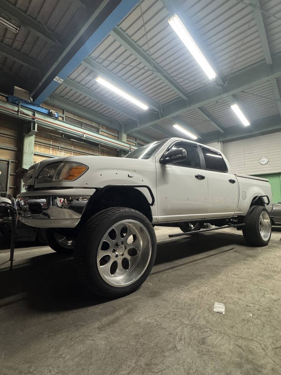 超高額品 HIGH FORGED WHEEL 特注品 24インチアルミホイールとタイヤ 検索 139.7 6穴 6H シボレーサバーバン エスカレード ハマー H3 タホ拍卖