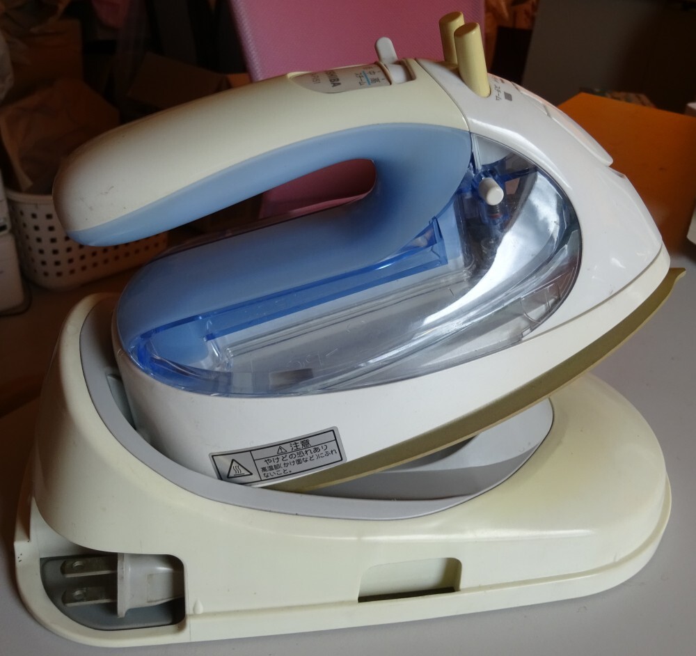 【中古】TOSHIBA 東芝 コードレススチームアイロン TA-FV51 動作確認済み 2025100007拍卖