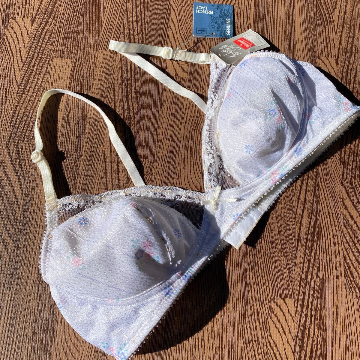 未使用 トリンプ廃盤品 レトロ ジュニアブラ 刺繍 フランスレース 小花 リボン ノンワイヤー インナー ランジェリー A75 当時物 日本製拍卖