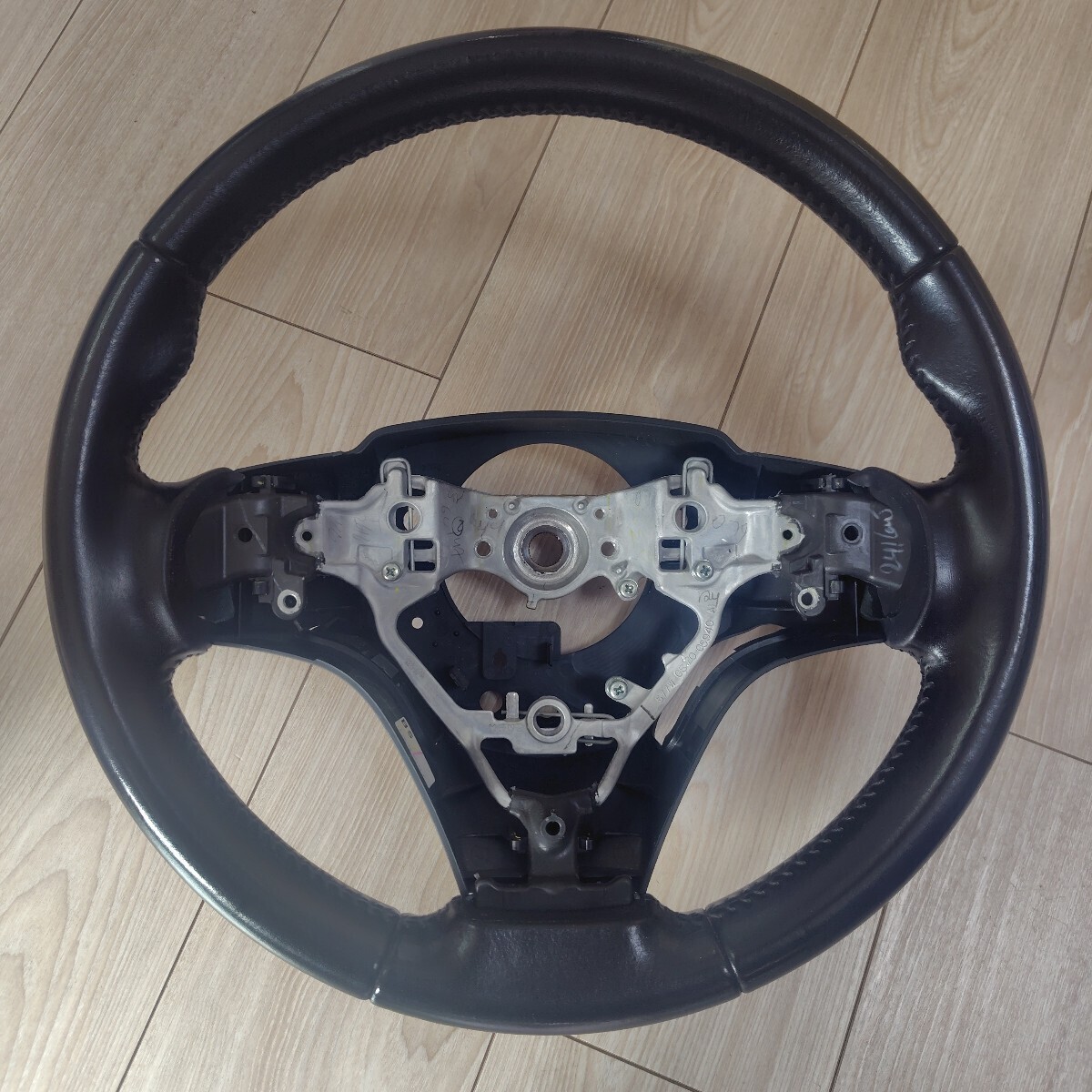 トヨタ ステアリングホイール ハンドル 60系ハリアー 80系 ヴォクシー・ノア・エスクァイア、50系エスティマなど拍卖