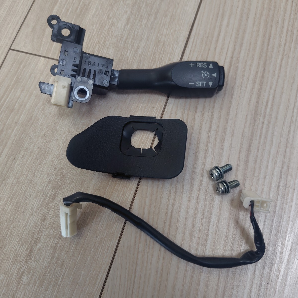 トヨタ クルーズコントロール レバー スイッチ クルコン ハリアー 60系拍卖