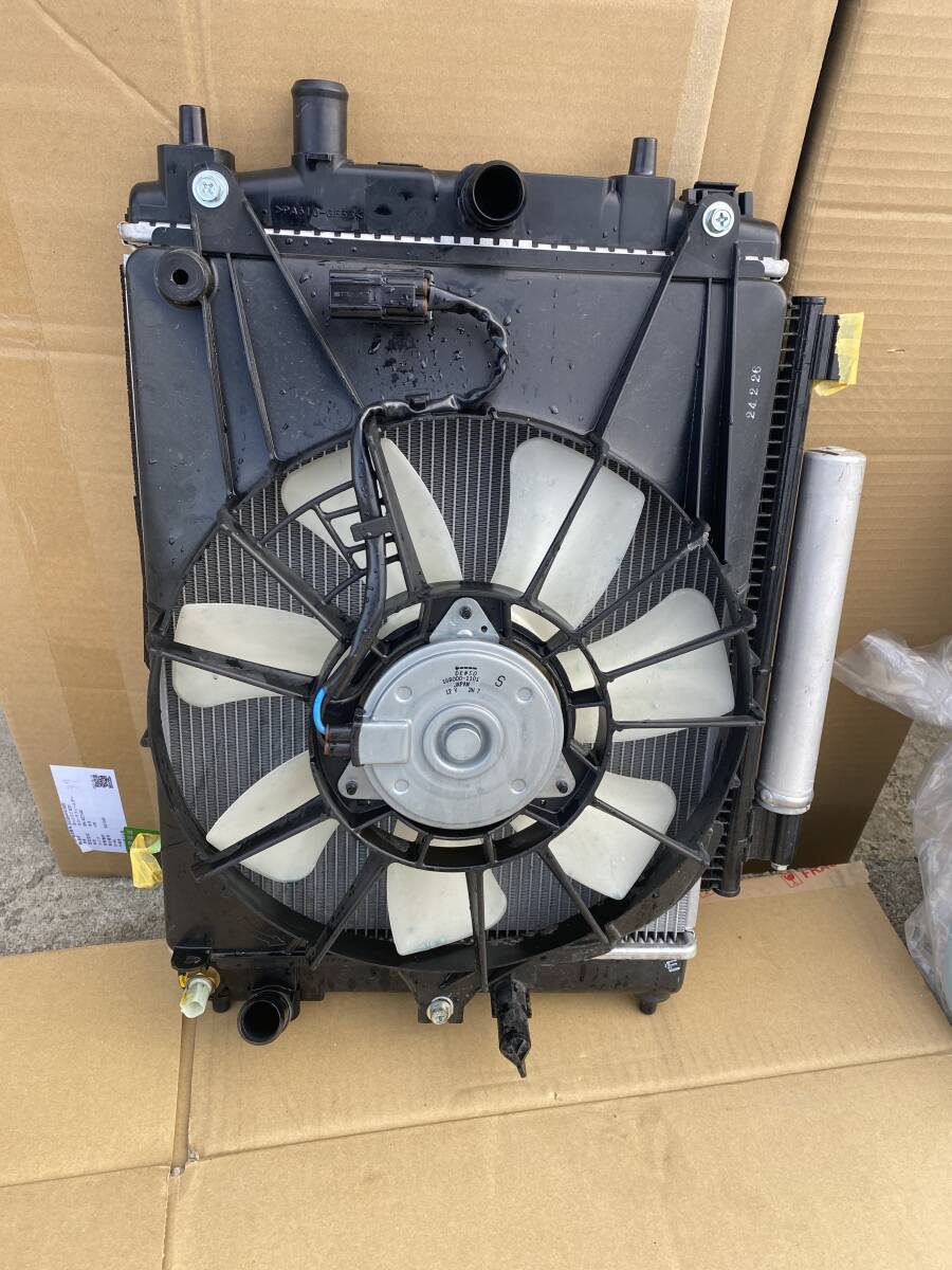 R6年 N-BOX JF5 純正 ラジエター ASSY コンデンサー 電動ファン セット拍卖
