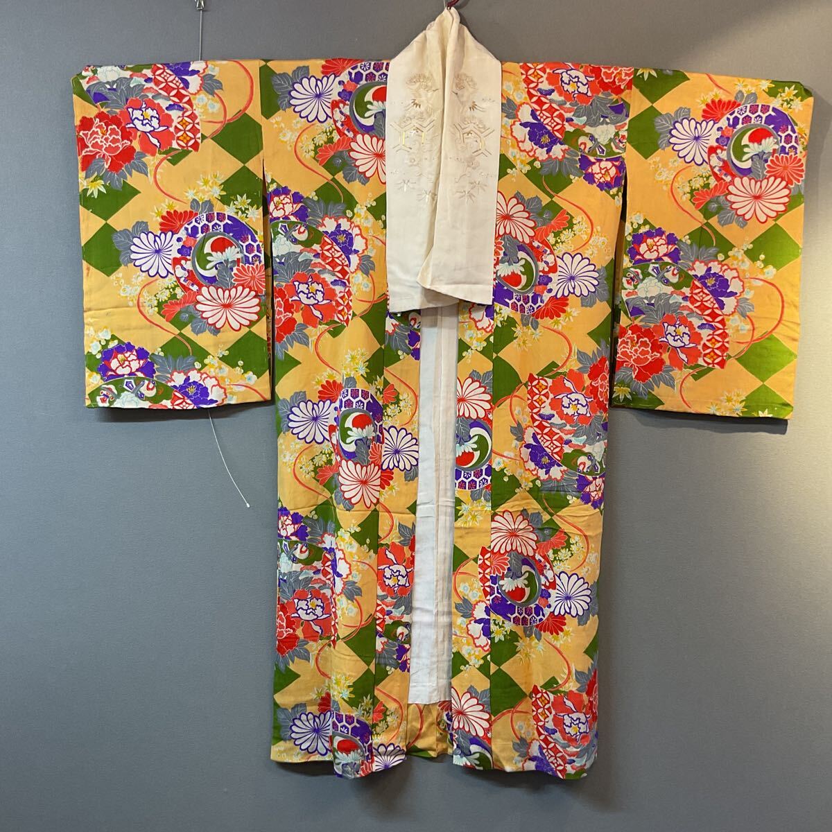 (R)Ck77 長襦袢 花柄 鶴 市松模様 着物 古布 アンティーク 縮緬 ちりめん 丈124cm 裄64cm 袖60cm コレクター放出品拍卖