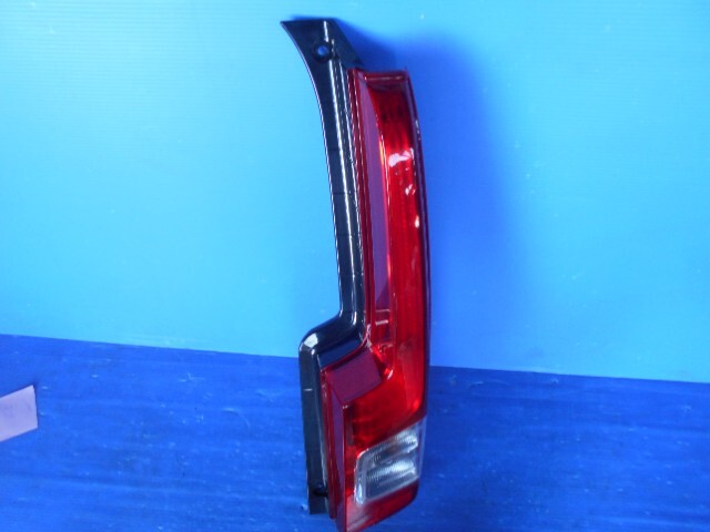 903220 スバル ステラ LA150F テールランプ右拍卖