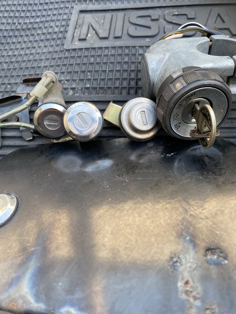 セドリック 330 セダン 純正キー キーセット キーシリンダー フュエルリッド 燃料給油口フタ C-331 昭和53年式 SGLE L20E グロリア 旧車拍卖