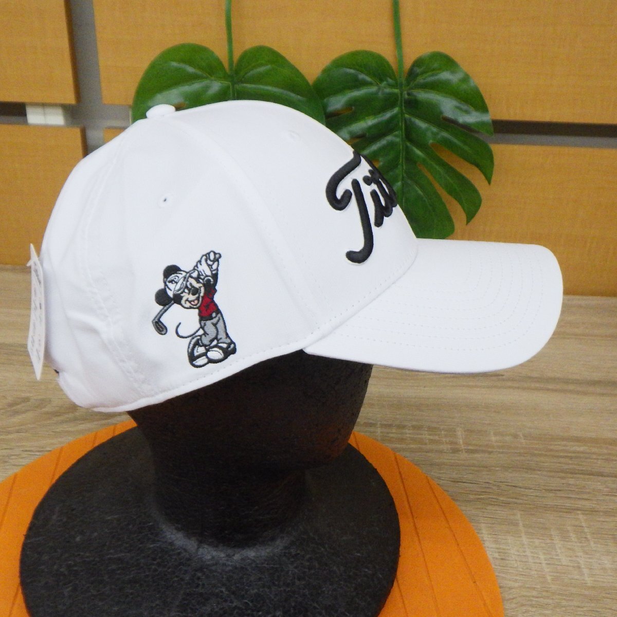 値下 ディズニー ミッキーマウス タイトリスト ホワイト/ブラック フリーサイズ 限定キャップ 新品拍卖