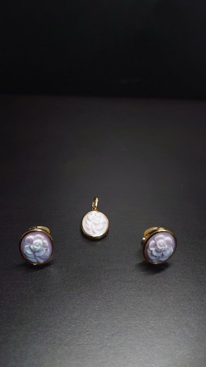 K18枠・カメオ・送料無料・ ペンダントトップと イヤリングまとめ売り・18金・K18刻印有り・ピンクお花モチーフ・ アクセサリー・貴金属・拍卖