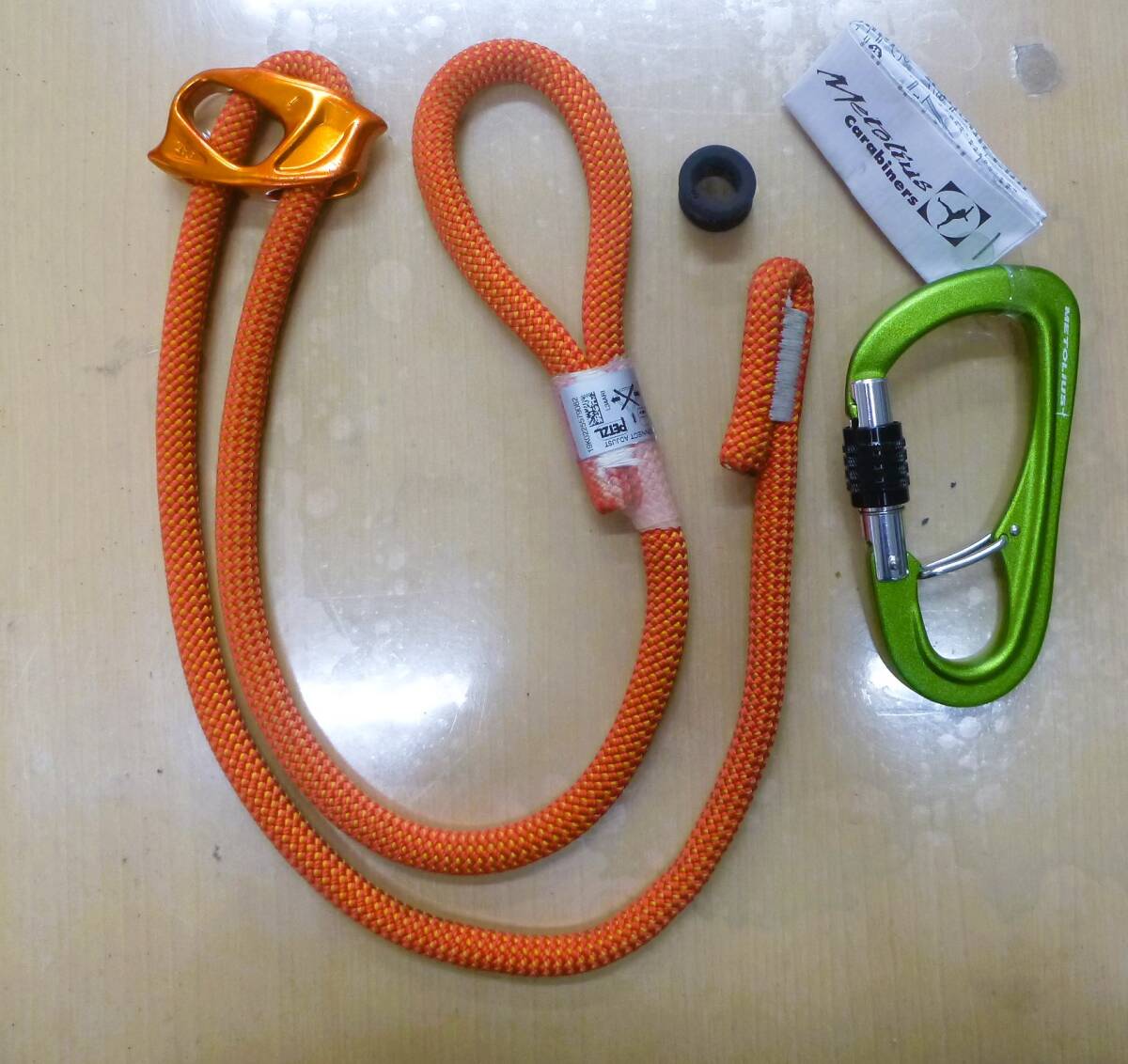 ☆使用少な目 ペツル Petzl コネクト アジャスト ランヤード + 新品メトリウス ゲートキーパースクリューロック ビレイ拍卖