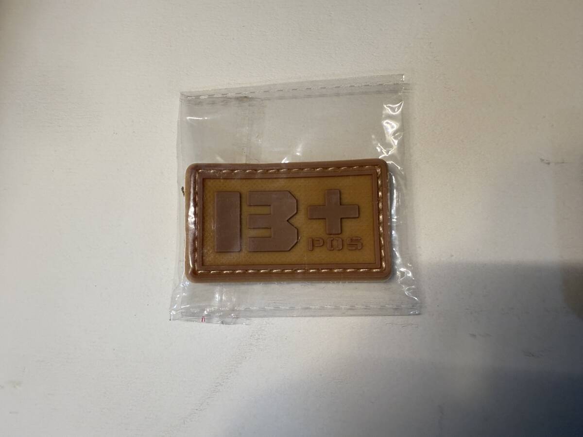 Pvcグロー イン ザ ダーク血液バッジ識別ドリップステッカーバッジ軍事パッチ衣料用縫製パッチ服拍卖