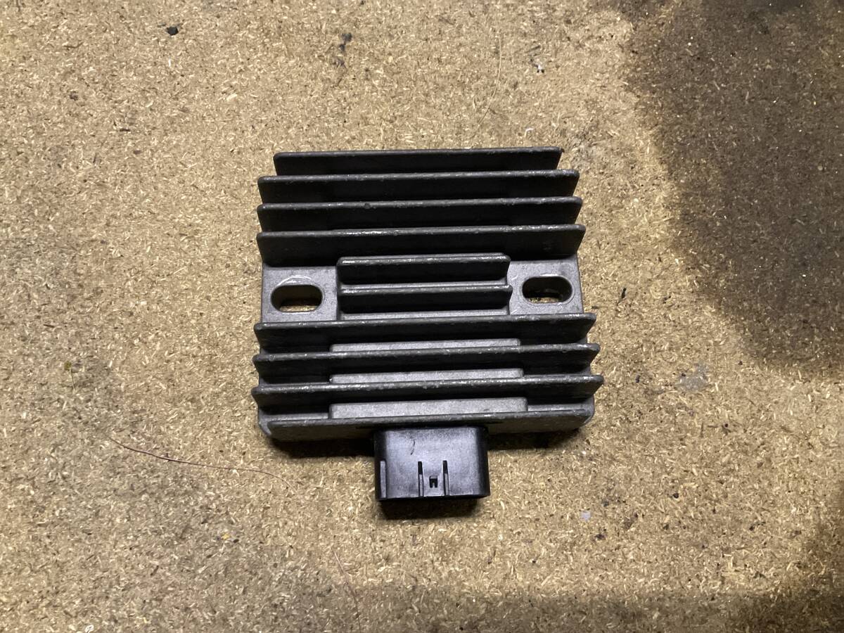 ヤマハ ドラッグスター 250 VG02J 純正 レギュレター 実動車両から取り外し拍卖