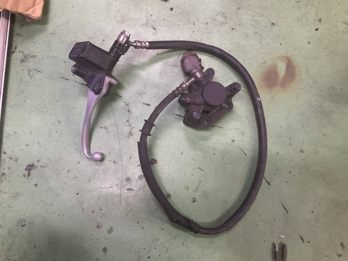 スズキ アドレスV125 G CF46A フロントブレーキ キャリパー ブレーキマスター 右レバー拍卖