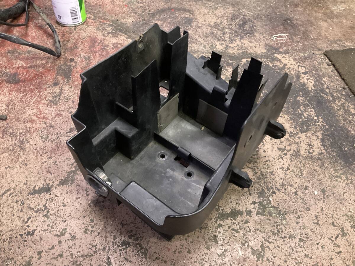 ドラッグスター250 VG02J 純正 バッテリーケース バッテリーボックス ヤマハ YAMAHA DragStar250拍卖