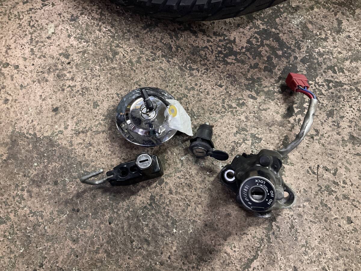 ドラッグスター 250 VG02J 純正 キーセット メインキー ハンドルロック キャップ ヘルメットホルダー サイドボックスロック拍卖