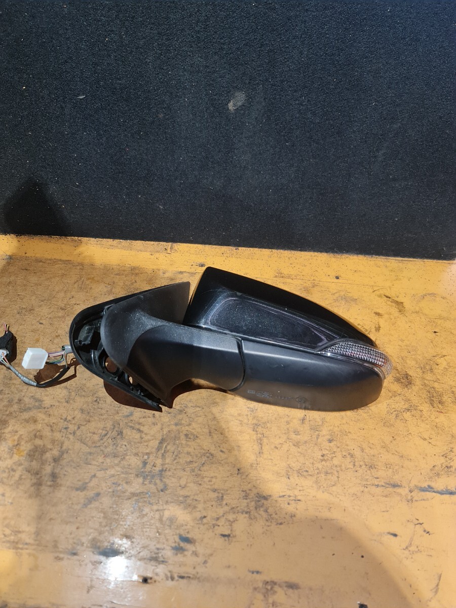 トヨタ スペイド DBA-NCP141 左サイドミラー ドア ミラー 黒色拍卖